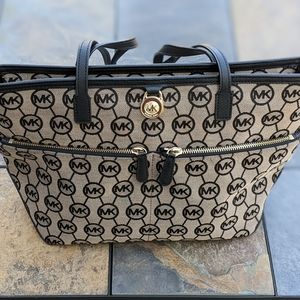 Michael Kors Kempton Monogram Logo Signature Tote Zip Pocket Shoulder